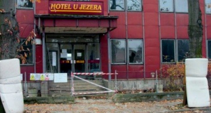 Bourání hotelu (2).jpg